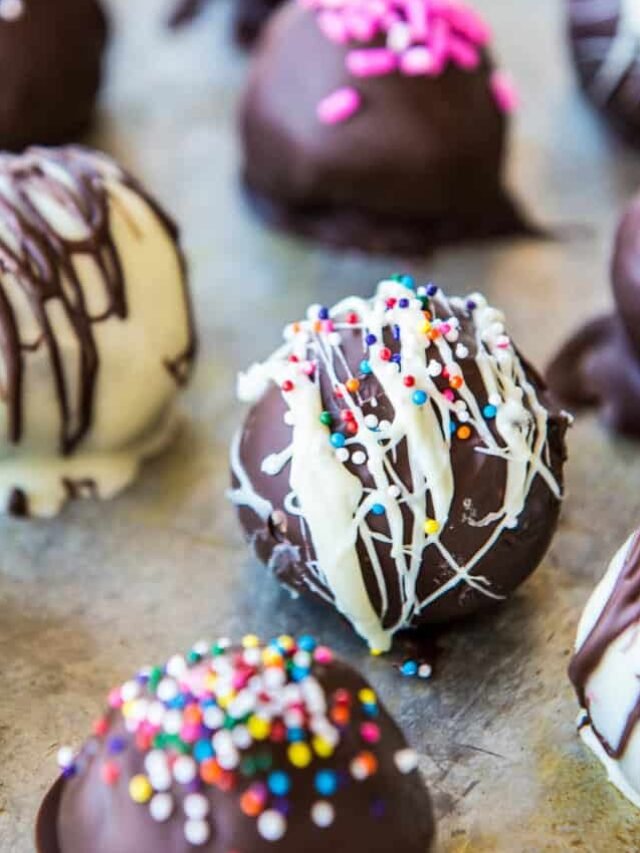 Oreo-Truffles-Easy-Dessert-Recipes-Fifteen-Spatulas xcbfg -2-640x960