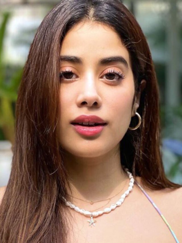 janhvi-kapoor-goes-pink-in-glamour001 vsddfb